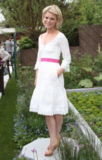 Emilia Fox feet photo thumbnail