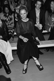 Emilia Fox feet photo thumbnail