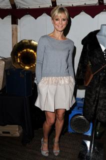 Emilia Fox feet photo thumbnail