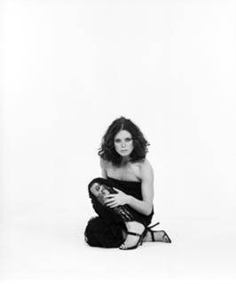 Emilia Fox feet photo thumbnail