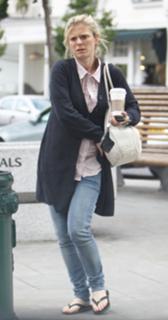 Emilia Fox feet photo thumbnail
