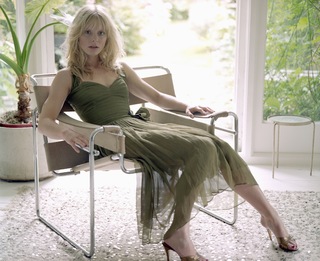 Emilia Fox feet photo thumbnail