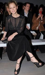 Emilia Fox feet photo thumbnail