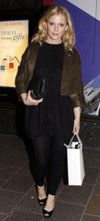 Emilia Fox feet photo thumbnail