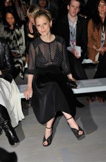 Emilia Fox feet photo thumbnail