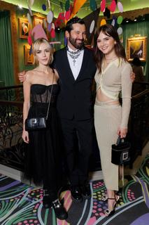 Emilia Jones feet photo thumbnail