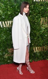 Emilia Jones feet photo thumbnail