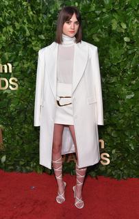 Emilia Jones feet photo thumbnail