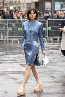 Emilia Jones feet photo thumbnail