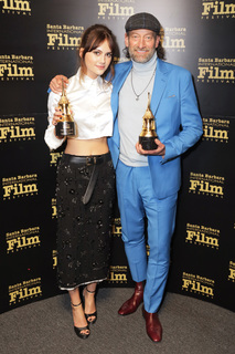 Emilia Jones feet photo thumbnail