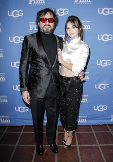 Emilia Jones feet photo thumbnail