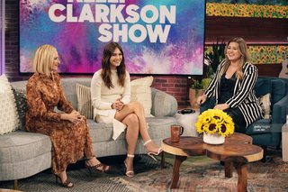 Emilia Jones feet photo thumbnail