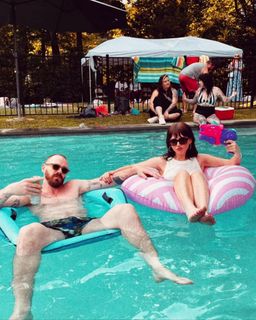 Emilia Jones feet photo thumbnail