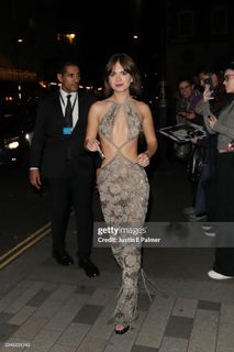 Emilia Jones feet photo thumbnail