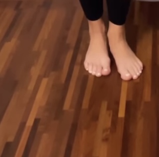 Emilia Komarnicka feet photo 13