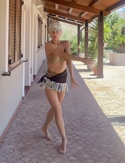 Emilia Komarnicka feet photo 4