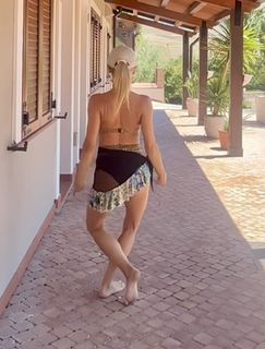 Emilia Komarnicka feet photo 3