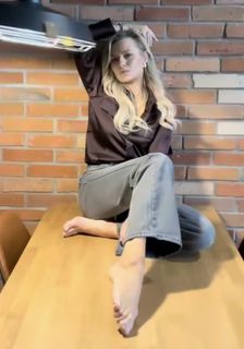 Emilia Komarnicka feet photo 6