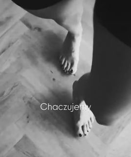 Emilia Komarnicka feet photo 12