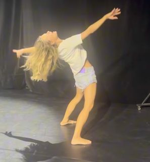 Emilia Komarnicka feet photo 11