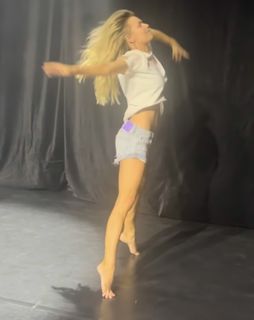 Emilia Komarnicka feet photo 4