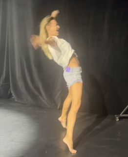 Emilia Komarnicka feet photo 3