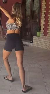 Emilia Komarnicka feet photo 1