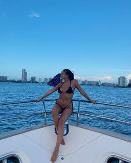 Emilia Mernes feet photo thumbnail