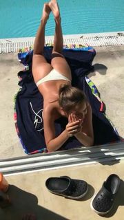 Emilia Mernes feet photo thumbnail