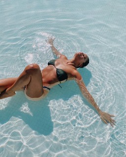 Emilia Mernes feet photo thumbnail