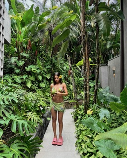 Emilia Mernes feet photo thumbnail