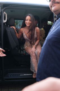 Emilia Mernes feet photo thumbnail