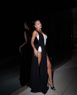 Emilia Mernes feet photo thumbnail