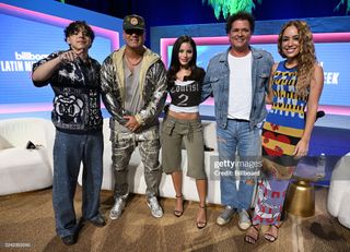 Emilia Mernes feet photo thumbnail