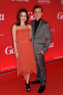 Emilia Schüle feet photo thumbnail