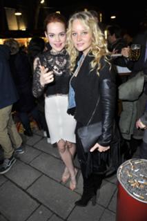 Emilia Schüle feet photo thumbnail