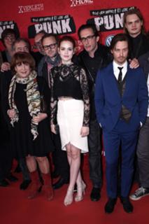 Emilia Schüle feet photo thumbnail