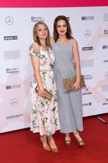 Emilia Schüle feet photo thumbnail