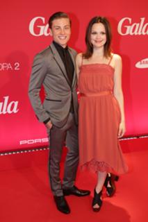 Emilia Schüle feet photo thumbnail