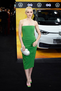 Emilia Schüle feet photo thumbnail