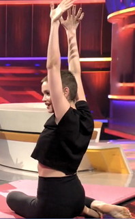 Emilia Schüle feet photo thumbnail