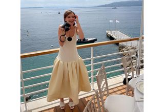 Emilia Schüle feet photo 20