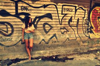 Emilia Schüle feet photo thumbnail