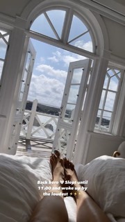 Emilia de Poret feet photo 1