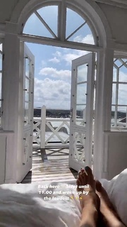 Emilia de Poret feet photo 20