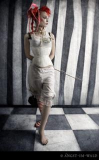 Emilie Autumn feet photo 2