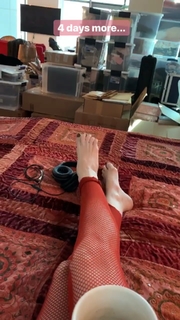 Emilie Autumn feet photo 3