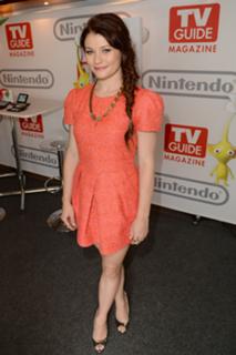 Emilie de Ravin feet photo thumbnail