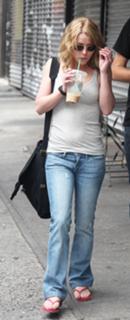 Emilie de Ravin feet photo thumbnail