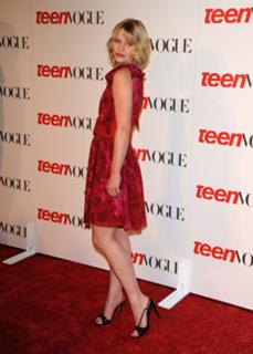 Emilie de Ravin feet photo thumbnail